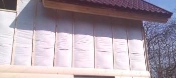 Parozábrana pro stěny dřevěných domů: typy a montážní technika