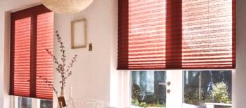 Kreativní a jednoduchý do-it-yourself: jak udělat blinds z tapety na vaše oblíbené okno